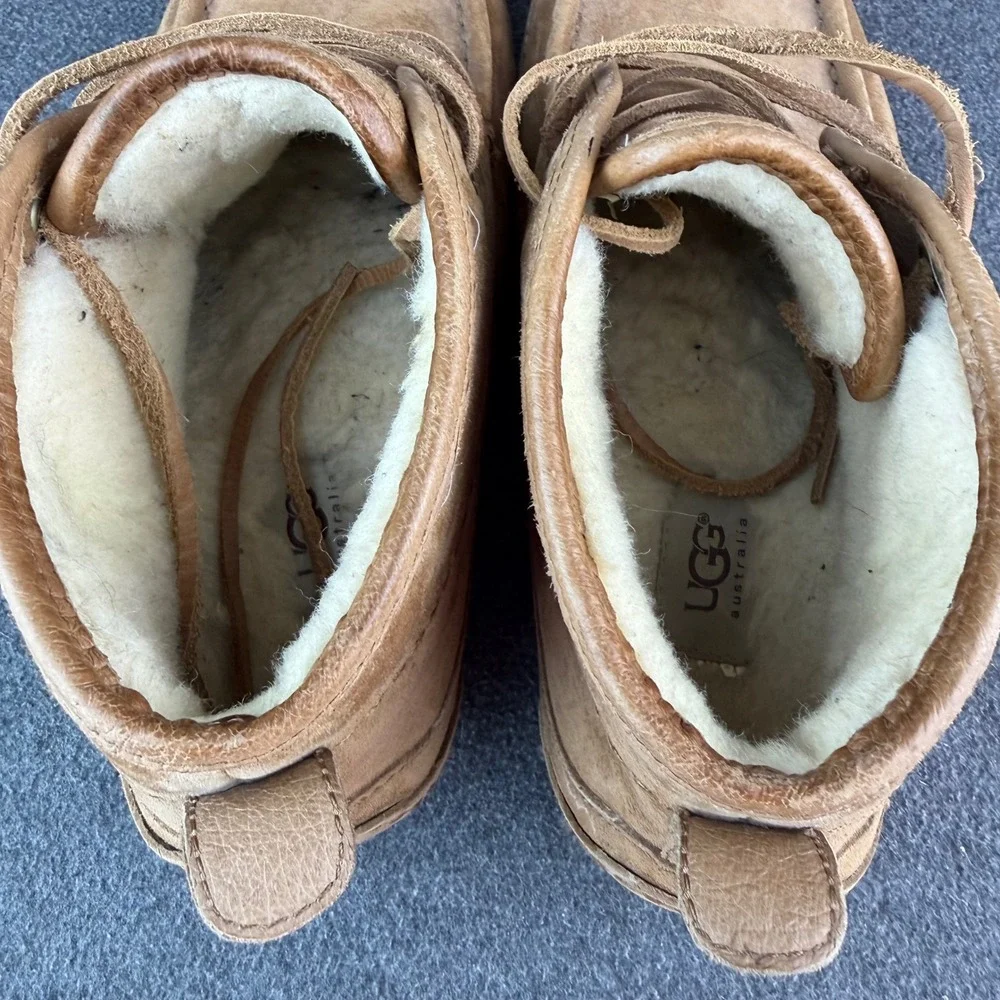 UGG Australia Mens Size 8 Chestnut Suede Shearling Chukka‎ Boots Moccasins Tan